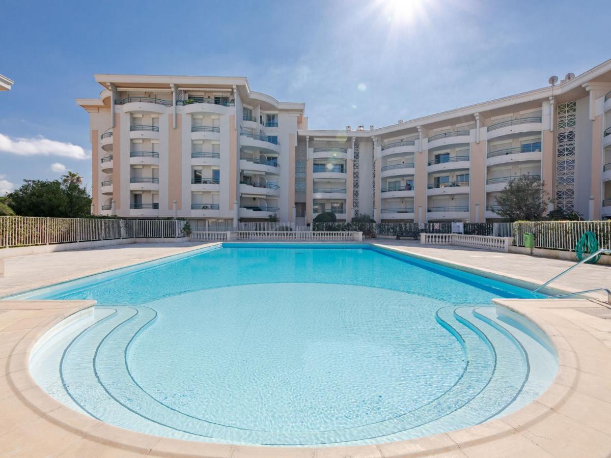 Appartamento Le Borghese By Interhome